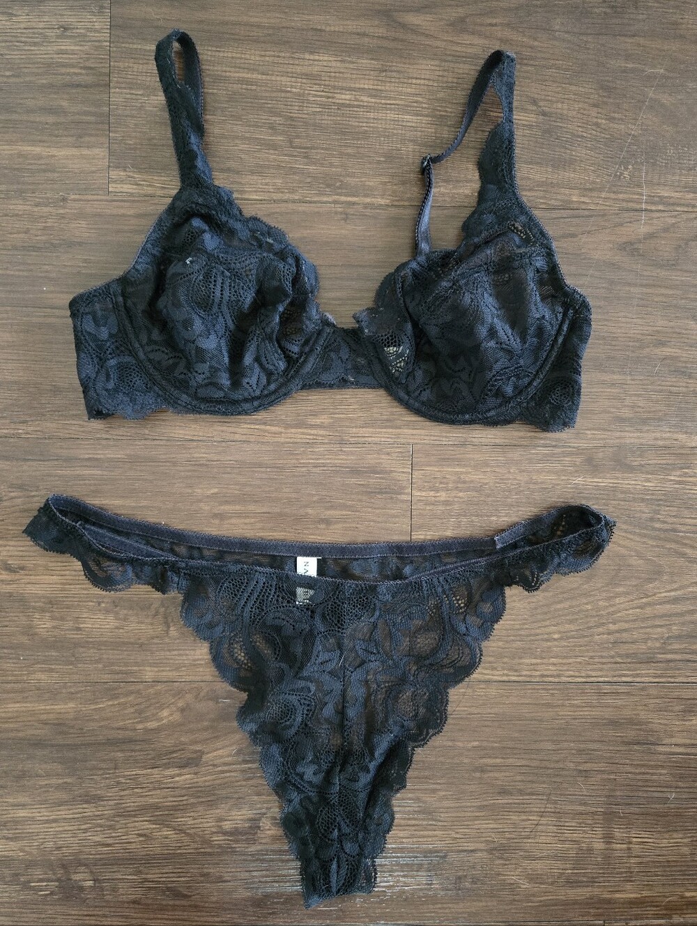 Vintage Natori Black Lace Bra And Panty Lingerie Set